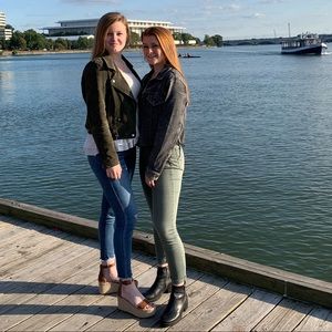 Meet your Posher, Lizzy